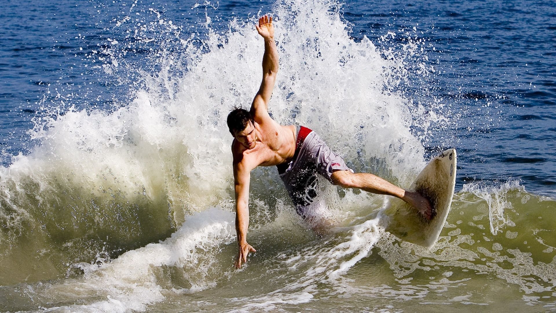 开云体育-《马尼拉公报》记者雷伊报道杭州亚运会开幕式，称其为“视觉杰作”，并赞扬亚运村的设施和志愿者服务。